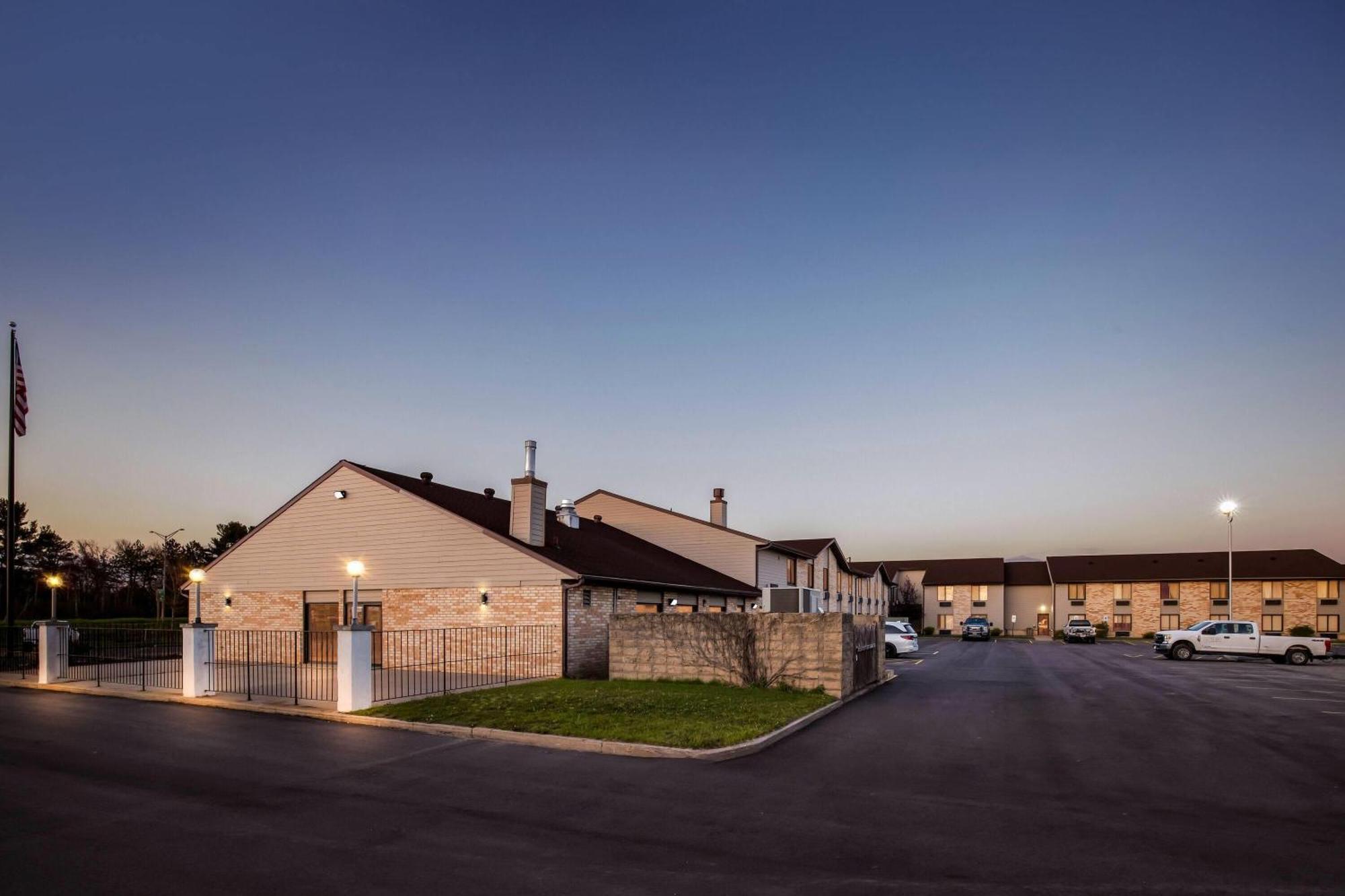 Days Inn By Wyndham Black River Falls - Access To Atv Trail Exterior foto