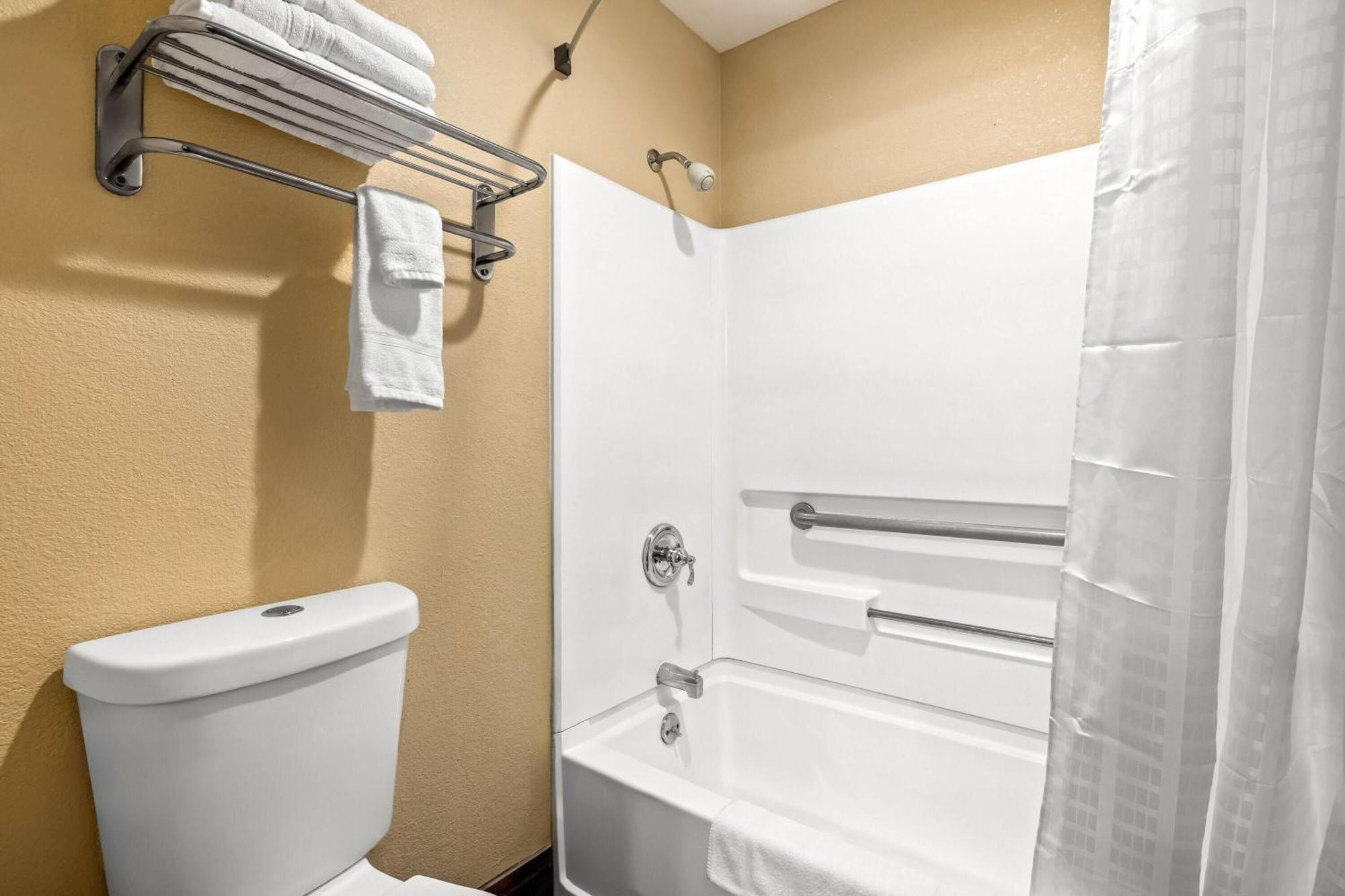 Days Inn By Wyndham Black River Falls - Access To Atv Trail Exterior foto